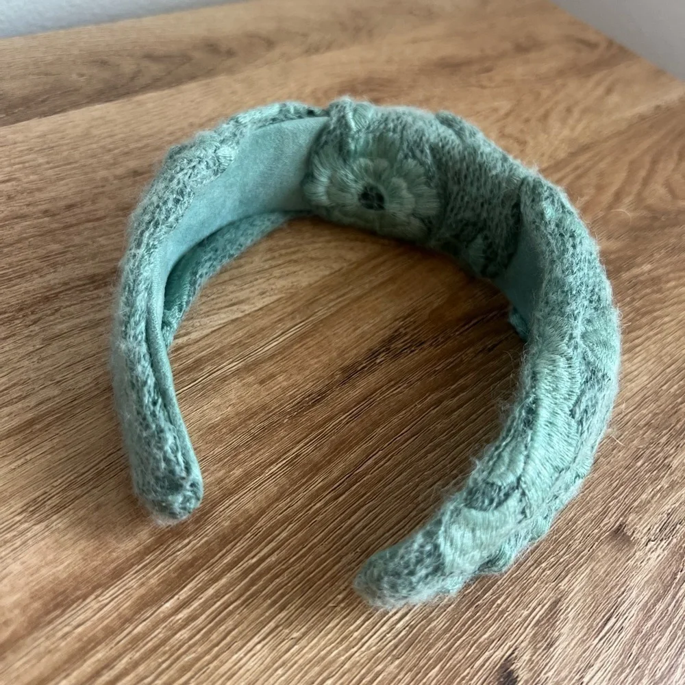 Green cotton gauze headband with flower embroidery